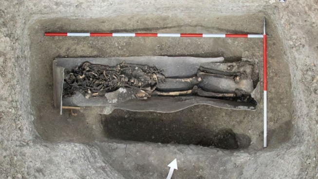 Roman-lead-burial-777