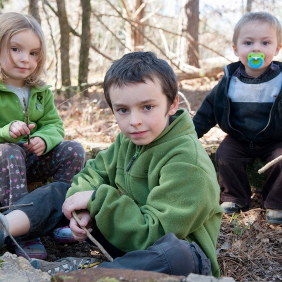 Experiment ve školce: Děti, které si hrály v zeleni, získaly imunitu