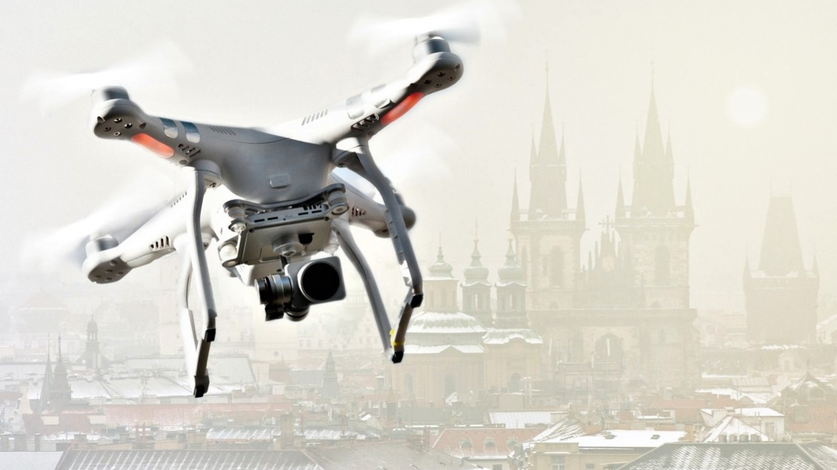 Za úmrtími na covid-19 je v Česku špinavý vzduch, tvrdí studie