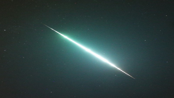 Nebe nad Českem rozzářil meteor, svítil jak Měsíc v úplňku