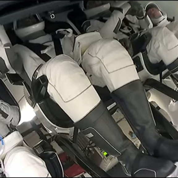 SpaceX otevřela linku Země-ISS. Moje zásluha, chvástá se Trump