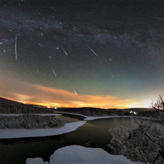 Na Zemi padá meteorický déšť. Už jste si něco přáli?