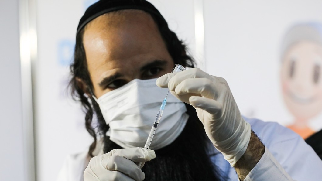 Jedna dávka vakcíny pro vyléčené z covidu stačí, naznačuje studie v Izraeli