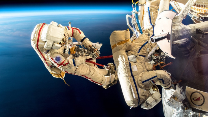 'Vědro má ve dně díru, milá Lízo…' Kosmonauti utěsňují stanici ISS