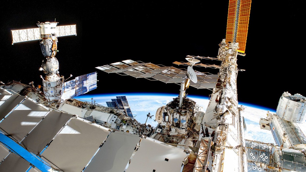 Rusové si vykasali rukávy a staví vlastní orbitální stanici. Ukazují to ve videu