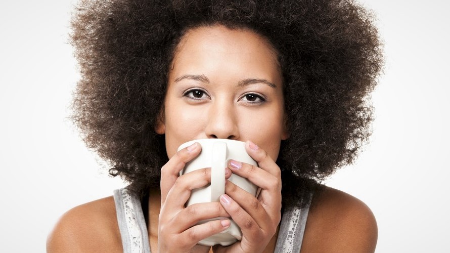 Pijete denně víc než šest šálků kávy? Váš mozek na to může zle doplatit