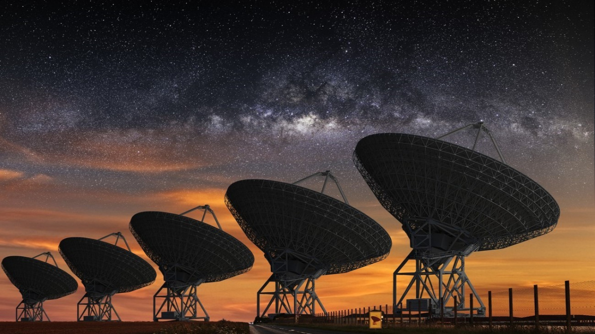 Ze středu Mléčné dráhy vycházejí nevysvětlitelné signály. Jejich zdroj je neznámý