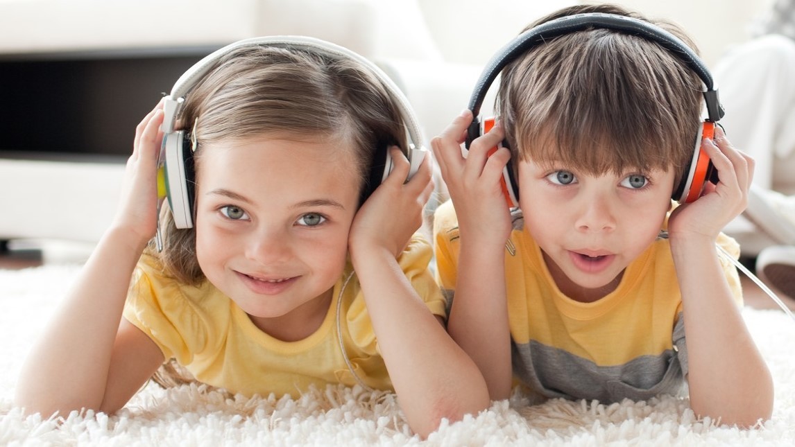 Když posloucháme stejný příběh, tlukot našich srdcí se sladí