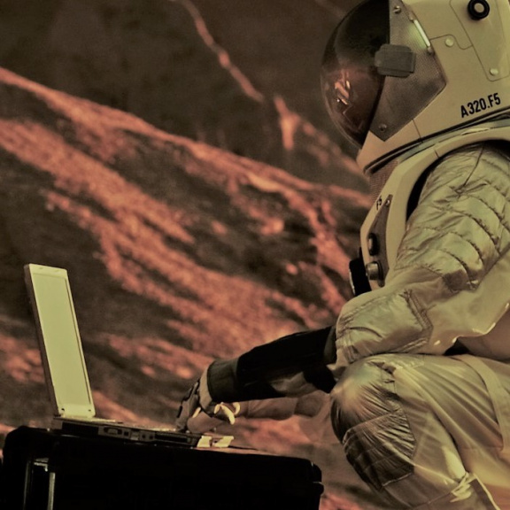 Zpátky na Měsíc! Astronauti si tam zasurfují na lunárním internetu