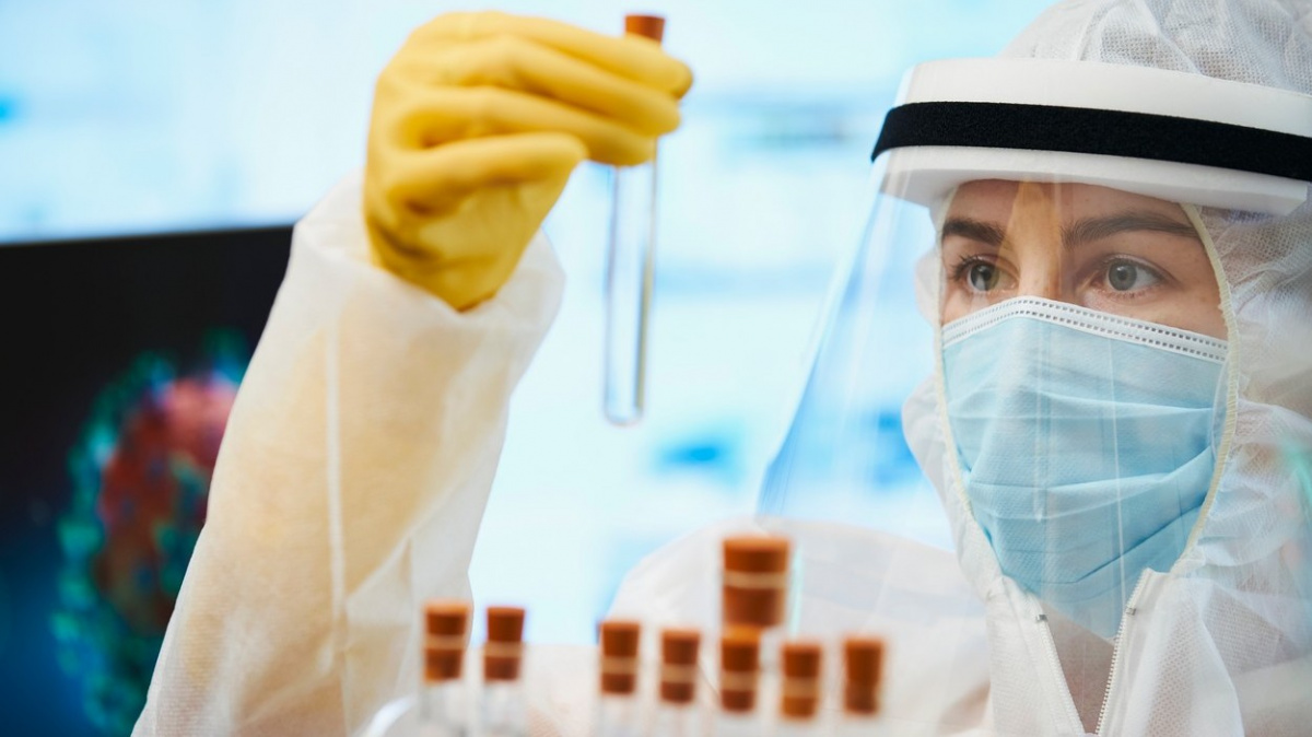 Dorazí obávaná varianta unikajícího covidu? Výrobci vakcín s ní počítají