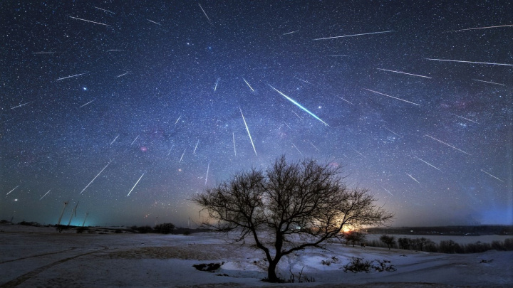 Na Zemi se snáší meteorický déšť. Vyvrcholí v předvánočním týdnu