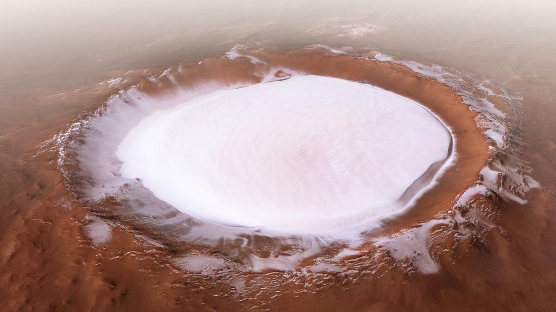 Přelet nad největším kluzištěm sluneční soustavy z pohledu sondy Mars Express