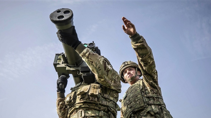 Nadzvukové šípy v rukou Ukrajinců začínají sestřelovat ruské letouny. Čím jsou unikátní?