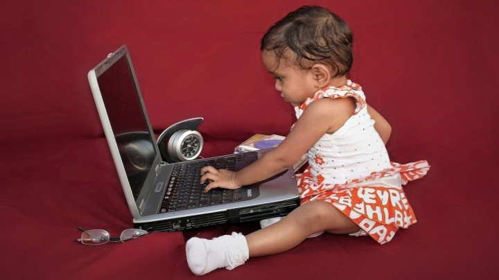 Umělá inteligence PLATO se učila jako nemluvně. Přihlásí ji tvůrci do školy?