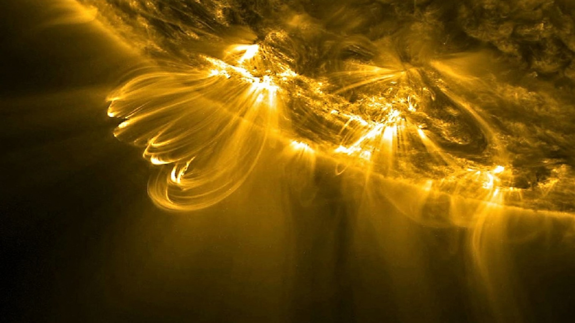 Les astronomes observent une tache sur le Soleil.  Il peut être une menace pour la Terre