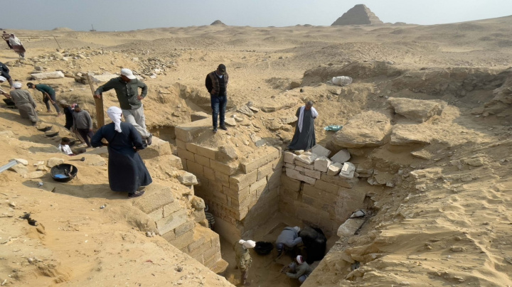 Češi odkryli zapomenutou hrobku egyptského velekněze, zakladatele kultu boha podsvětí