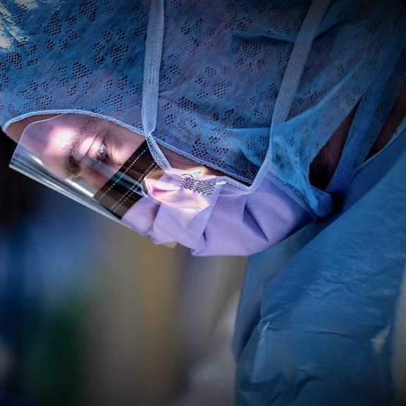 Hudba místo anestetik? Poslech usnadňuje průběh operace i rekonvalescenci