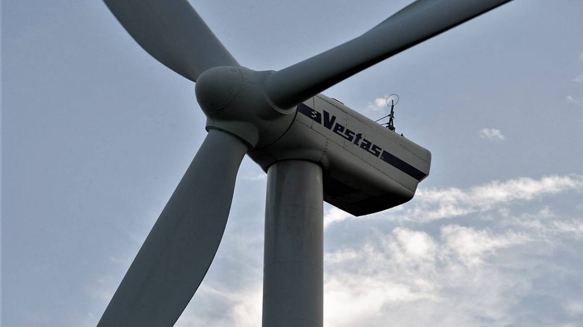 Roztočila se největší větrná turbína na světě. Je třikrát vyšší než vysílač na Ještědu