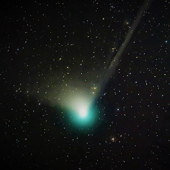 K Zemi se blíží zelená kometa, spatřit ji můžete jen jednou za život