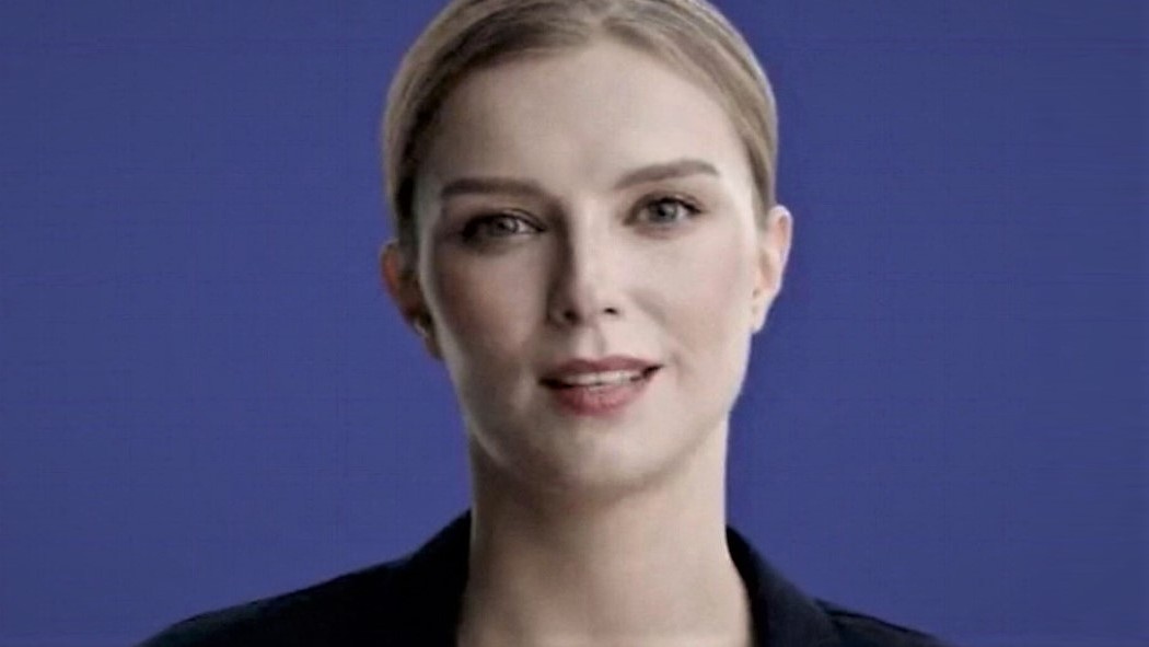 Jsem Fedha, řekla moderátorka. Zplodila mě umělá inteligence