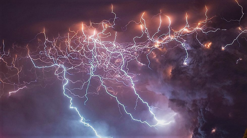 Erupce sopky Tonga vyvolala největší smršť blesků, jaká kdy byla pozorována
