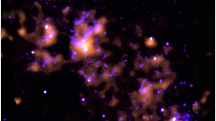 Černá díra v srdci naší galaxie bývá ‚žravější‘, než by se dalo předpokládat