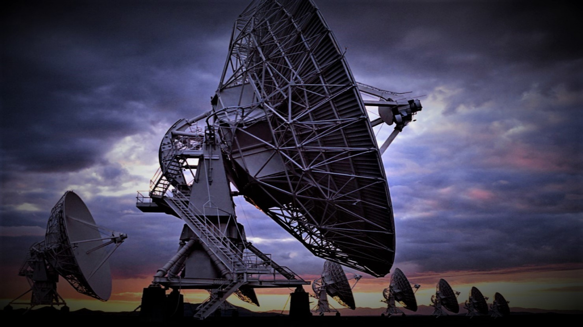 Vesmírem zní nebeský chór. Vědci zaslechli mocné gravitační vlny