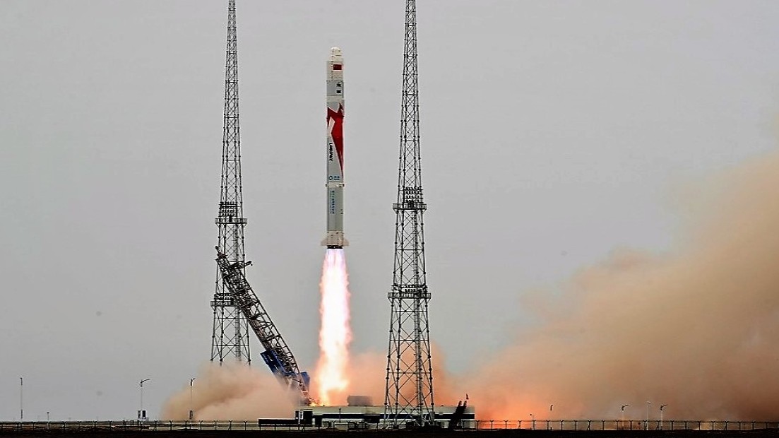 Číňané trumfli Muskovu SpaceX, vypustili první raketu poháněnou metanem