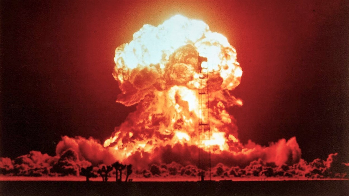 Výbuchy atomových bomb měnily počasí v Československu