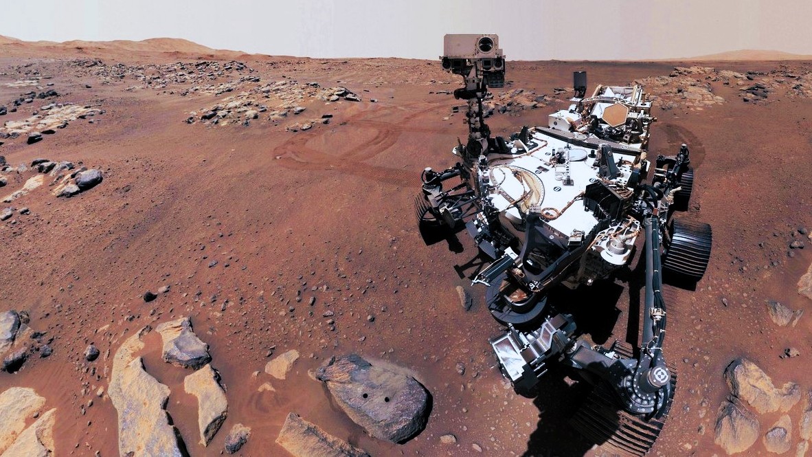 Nenápadná krabice vyrábí na Marsu kyslík, který je dýchatelný