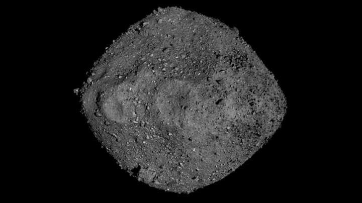 Sonda přiváží na Zemi vzorky asteroidu, který jednou může narazit do Země