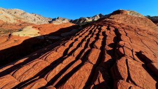 Pískovcové tabulové plošiny v Navajské oblasti rozkládající se na severovýchodě Arizony a severozápadě Nového Mexika. Tato geologická struktura zůstala zachována z éry, kdy byla součástí superkontinentu Pangea. Bude podobně vypadat vnitrozemí budoucího superkontinentu?