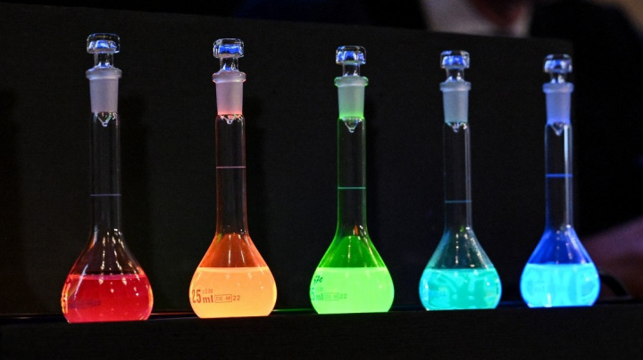 Nobelova cena za chemii udělena za kvantové tečky používané v LED žárovkách