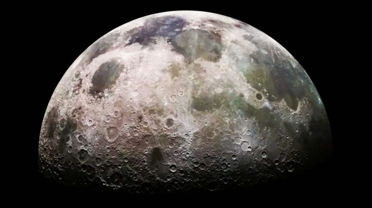 Na největším kráteru Měsíce, v němž mají přistát astronauti, je něco opravdu zvláštního