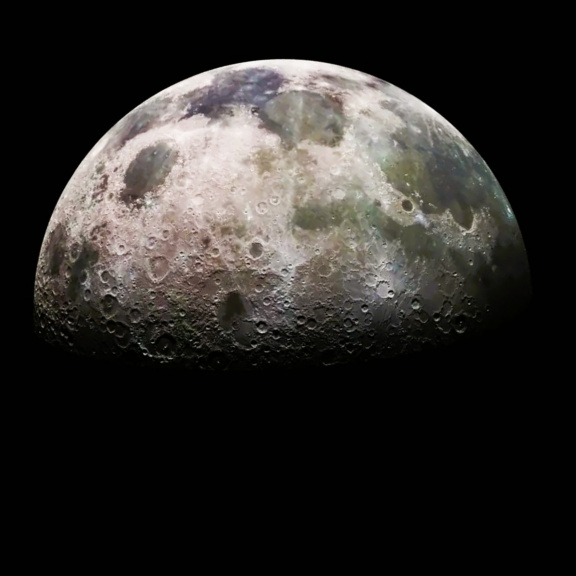 Na největším kráteru Měsíce, v němž mají přistát astronauti, je něco opravdu zvláštního