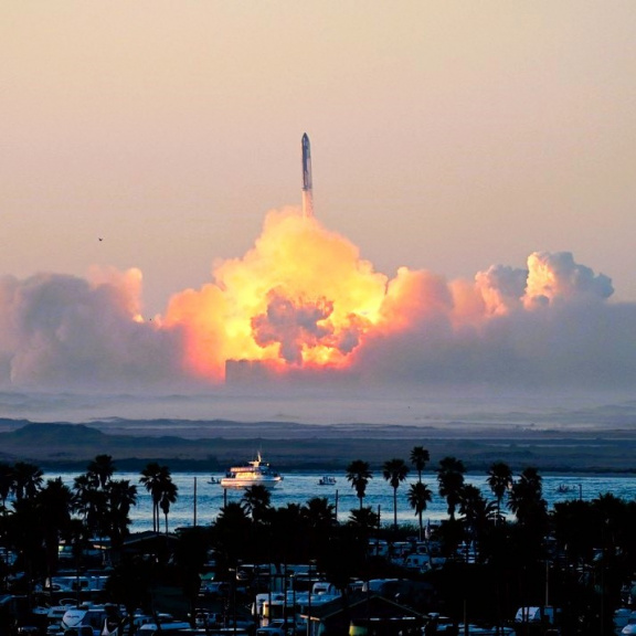 Muskova kosmická loď Starship se po startu rozpadla na stovky úlomků