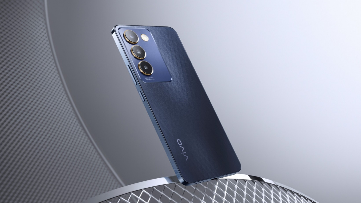 Telefon s nejjasnějším displejem ve své třídě dorazil do Česka, stojí jen 6 tisíc