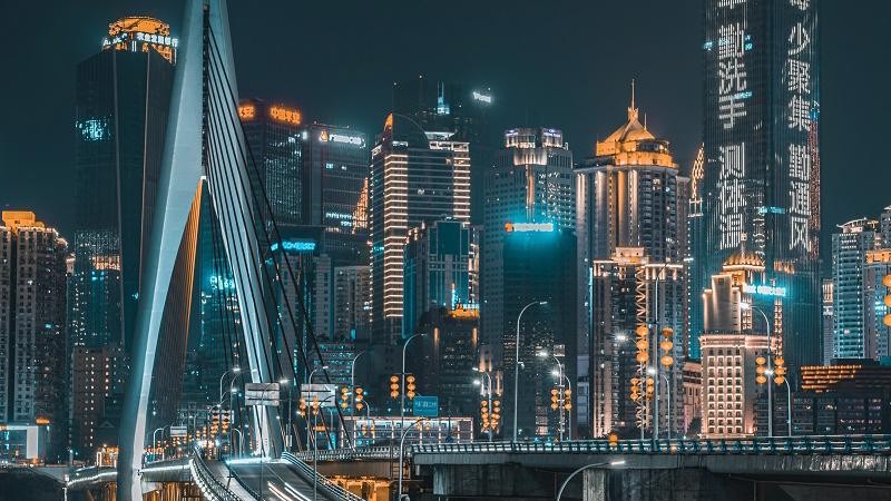 Téměř polovina čínských metropolí se propadá, zatímco mořské hladiny stoupají