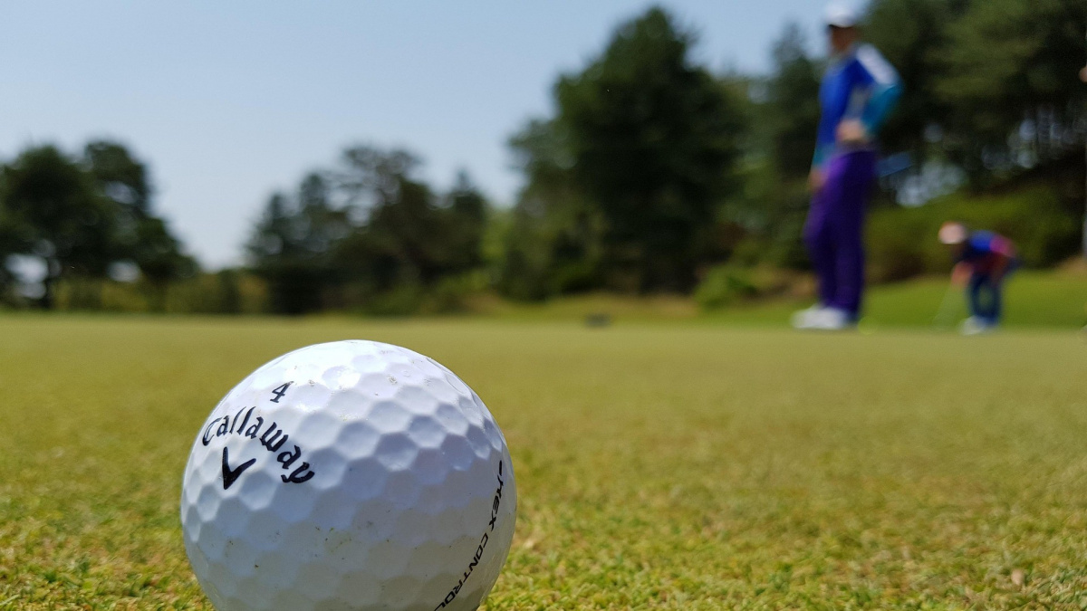 Žijete poblíž golfového hřiště? Pozor, hrozí vám vážný zdravotní problém