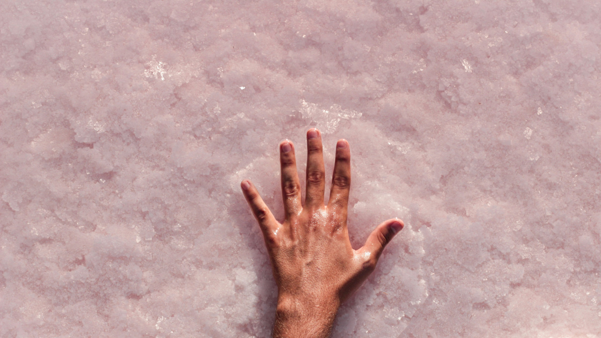 Proč máme po namočení ve vodě prsty tak vrásčité?