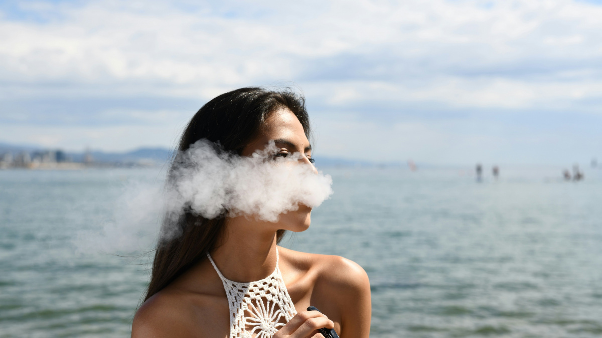 Stále ještě vapujete? Tato studie vás možná přiměje přestat