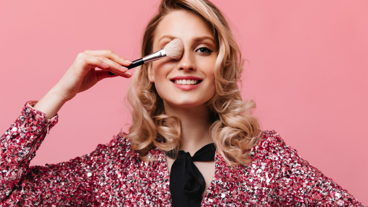 Make-up a sebevědomí: jak krása formuje vnímání sebe sama