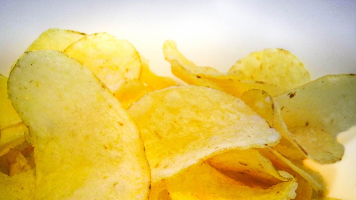 Průmyslové jídlo vám může přepsat DNA, zjistila nová studie