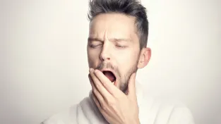 Tohle jsme nečekali! Zívání spouští neobvyklou reakci v mozku