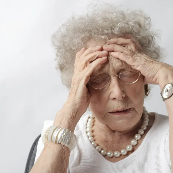 Vědci přišli s průlomem. Alzheimerovu chorobu umí odhalit roky dopředu
