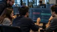 Code review prý umírá, tvrdí virální esej. Čerstvá data od tisíců vývojářů říkají něco jiného