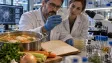 Babiččin recept na slepičí vývar skončil v laboratoři. A imunitní buňky ho poslechly