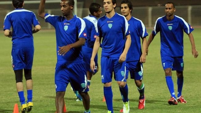 Skóroval patičkou!