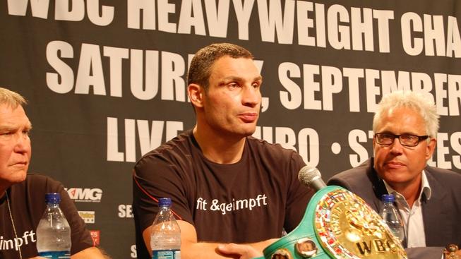 Vitalij Kličko obhájil titul WBC, Chisoru porazil na body