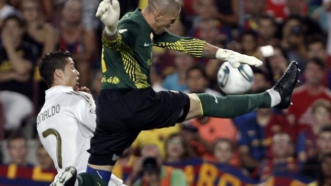 Hrubka brankáře Barcelony Valdése